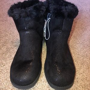 Girls black boots